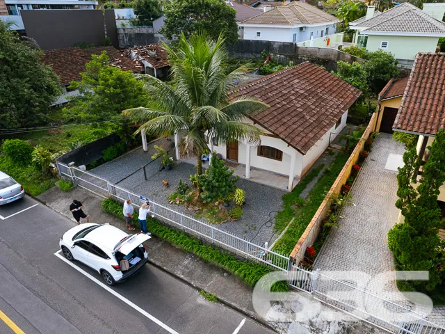 Com mais de 30 anos de atuação no mercado imobiliá