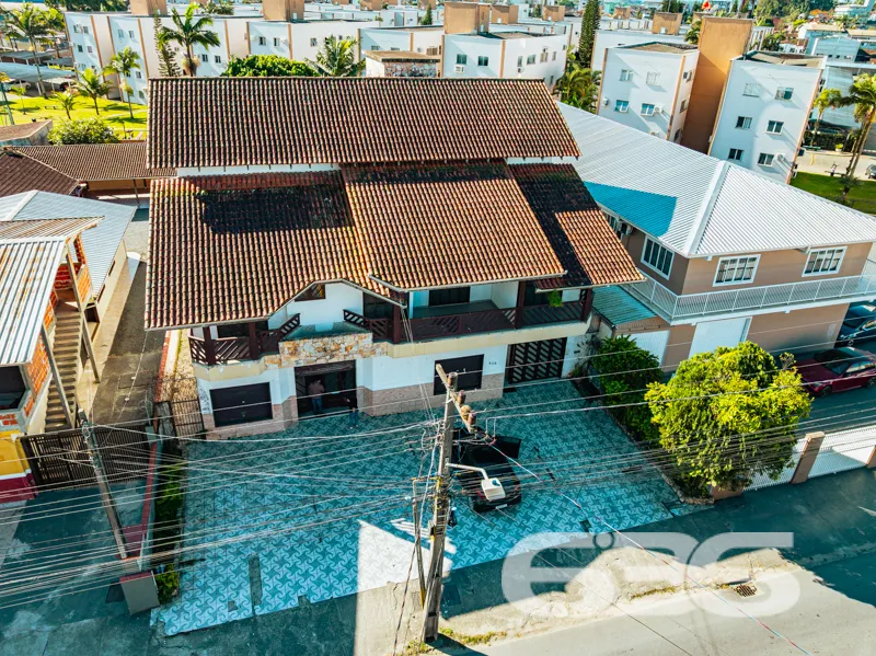 ????Descubra o Sobrado Ideal no Coração de Joinvil