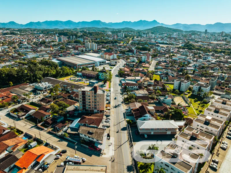 ????Descubra o Sobrado Ideal no Coração de Joinvil