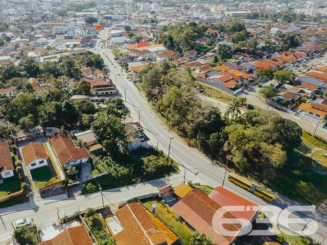 VENDE-SE TERRENO DE ESQUINA NO BAIRRO ITAUM - ESTU