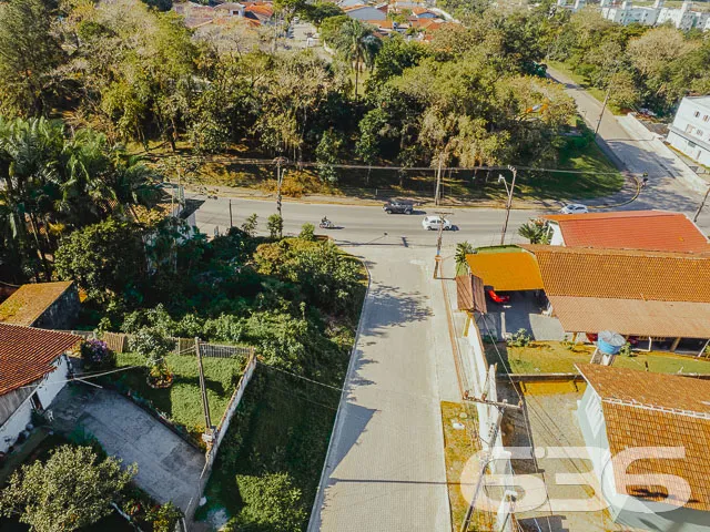 VENDE-SE TERRENO DE ESQUINA NO BAIRRO ITAUM - ESTU