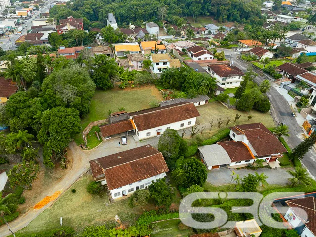 TERRENO NO BAIRRO GLÓRIA. Com uma área total de ap