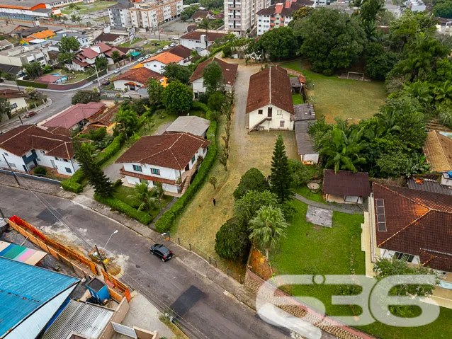 TERRENO NO BAIRRO GLÓRIA. Com uma área total de ap
