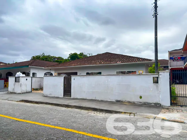 Excelente Casa Térrea no Bairro Iririú, Joinville