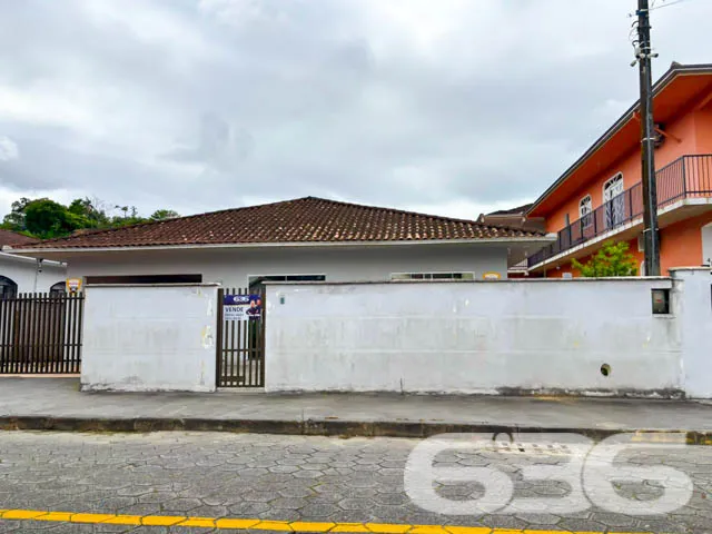 Excelente Casa Térrea no Bairro Iririú, Joinville