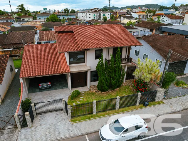 EXCLUSIVO SOBRADO AVERBADO NO CORAÇÃO DO BAIRRO IR
