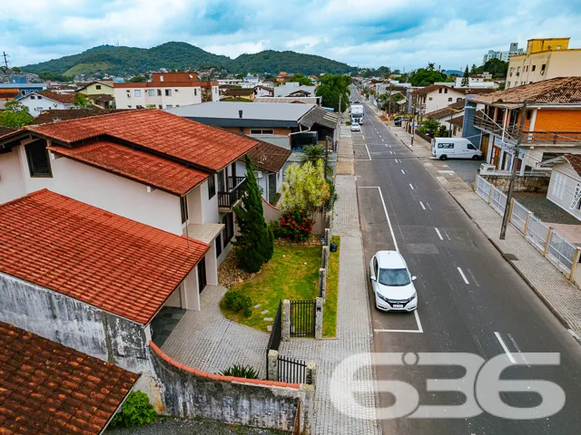 EXCLUSIVO SOBRADO AVERBADO NO CORAÇÃO DO BAIRRO IR
