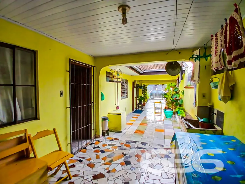 Oportunidade no Bairro Jardim Iririú – Casa térrea
