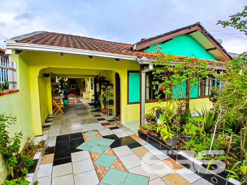 Oportunidade no Bairro Jardim Iririú – Casa térrea