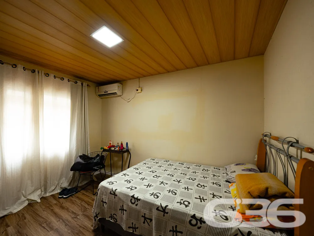 RESIDĂNCIA COM SALA COMERCIAL Ă VENDA NO BAIRRO IT