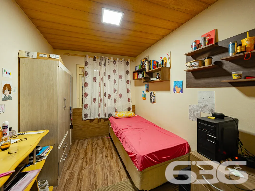 RESIDĂNCIA COM SALA COMERCIAL Ă VENDA NO BAIRRO IT