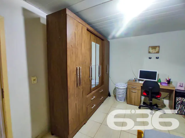 CASA COM 3 QUARTOS NO BAIRRO BOEHMERWALD - ESTUDA