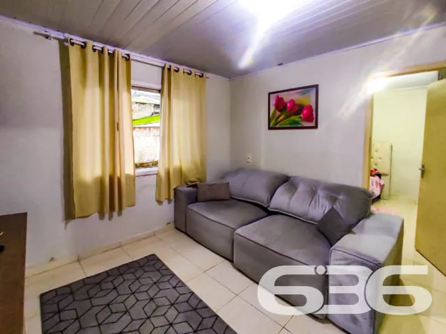 CASA COM 3 QUARTOS NO BAIRRO BOEHMERWALD - ESTUDA