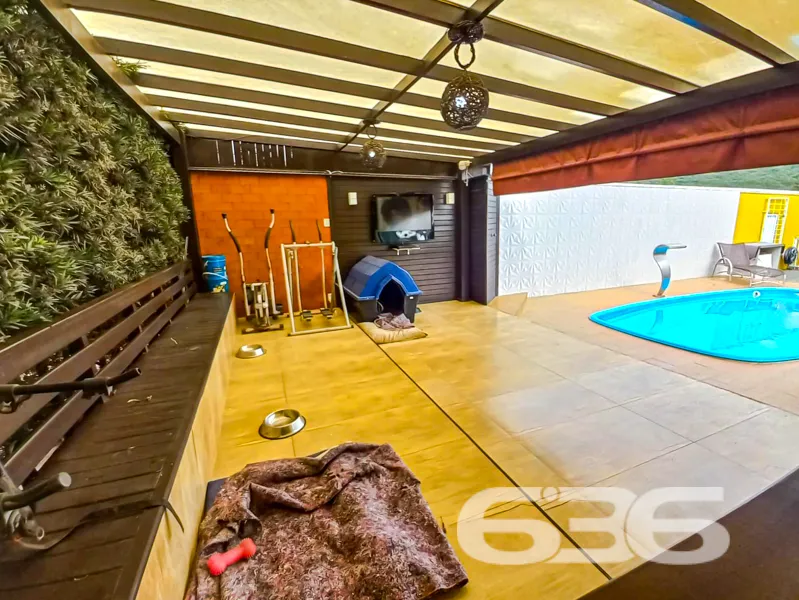 ResidĂȘncia TĂ©rrea com Piscina, Ărea de Festas e Qu