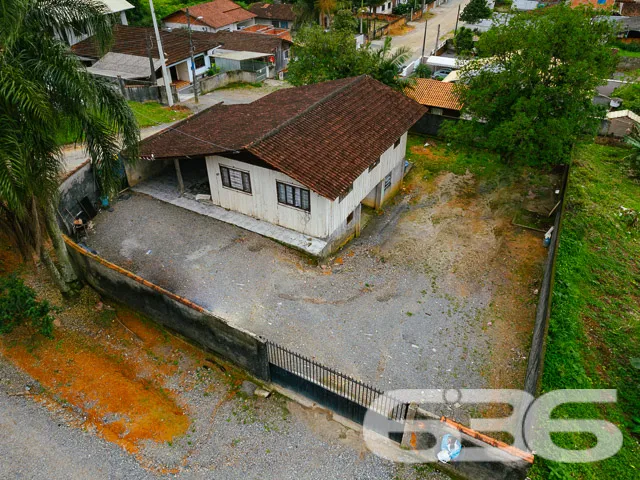 IMĂVEL DE ESQUINA NO BAIRRO JARIVATUBA!
Descubra