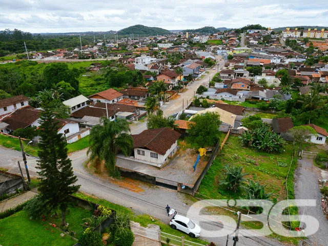 IMĂVEL DE ESQUINA NO BAIRRO JARIVATUBA!
Descubra