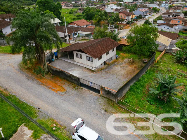 IMĂVEL DE ESQUINA NO BAIRRO JARIVATUBA!
Descubra