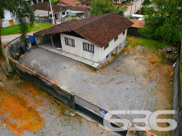 IMĂVEL DE ESQUINA NO BAIRRO JARIVATUBA!
Descubra