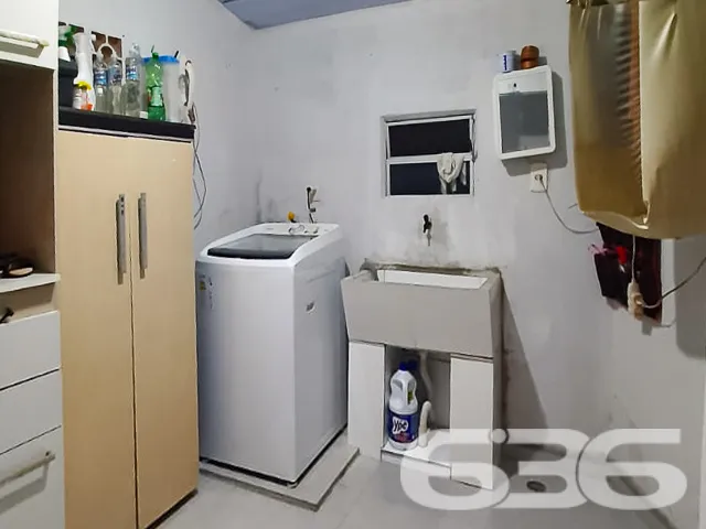 CASA COM AMPLO QUINTAL
Procurando uma casa térre