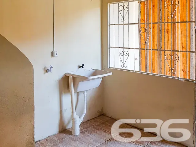 CASA COM 3 QUARTOS NO BAIRRO PARANAGUAMIRIM - ESTU