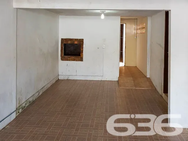 CASA COM 3 QUARTOS NO BAIRRO PARANAGUAMIRIM - ESTU