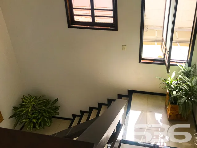 CASA COM 2 SUÍTES E MAIS 2 QUARTOS NO BAIRRO ANITA