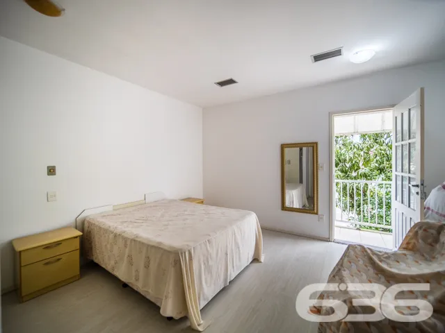 CASA COM 3 QUARTOS, NO BAIRRO SANTO ANTÔNIO, EM JO