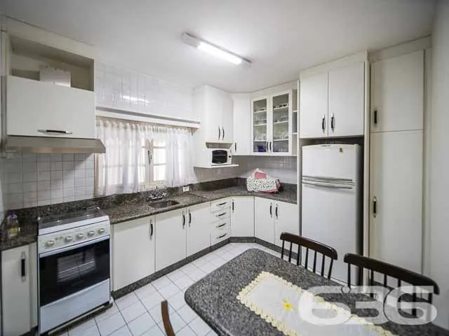 CASA COM 3 QUARTOS, NO BAIRRO SANTO ANTÔNIO, EM JO