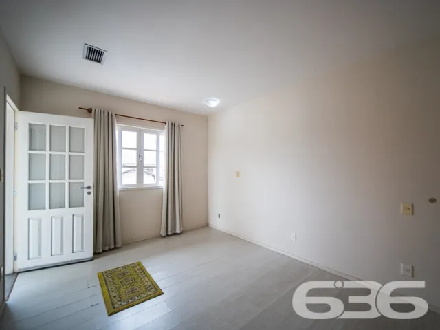 CASA COM 3 QUARTOS, NO BAIRRO SANTO ANTÔNIO, EM JO