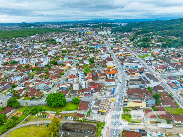 Excelente Sobrado Geminado no Bairro Boa Vista em 