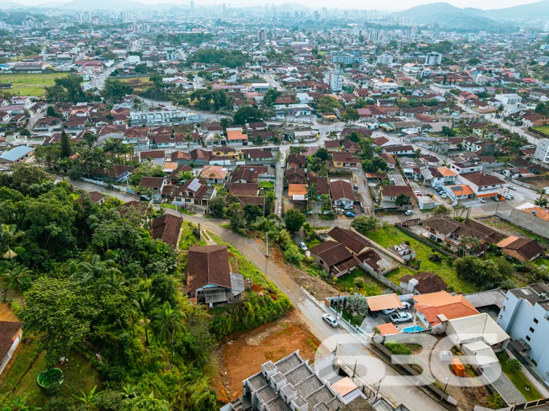 Está em busca de um terreno singular para investir
