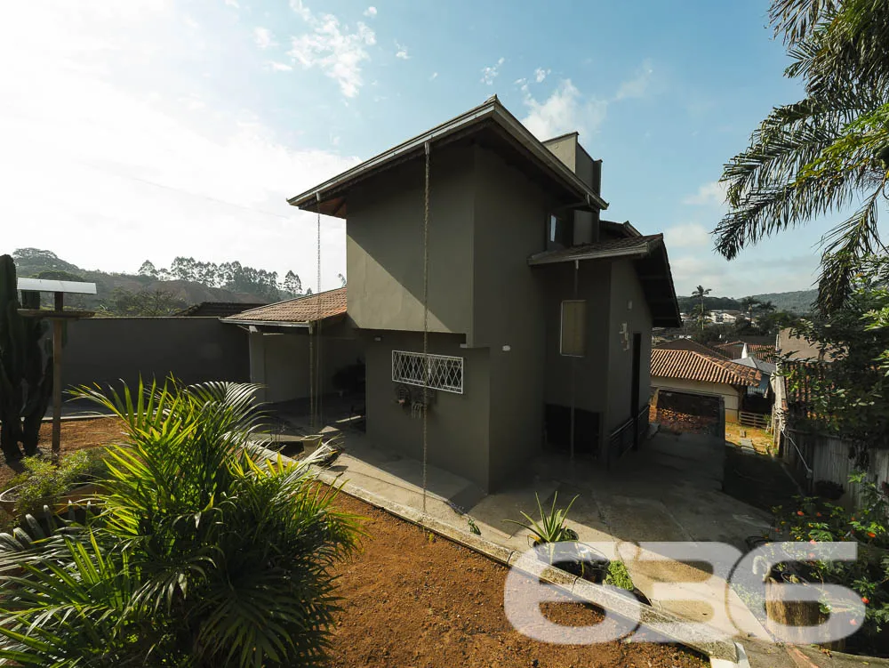 Sobrado Ă Venda em Joinville, SC â Bairro Santa Ca