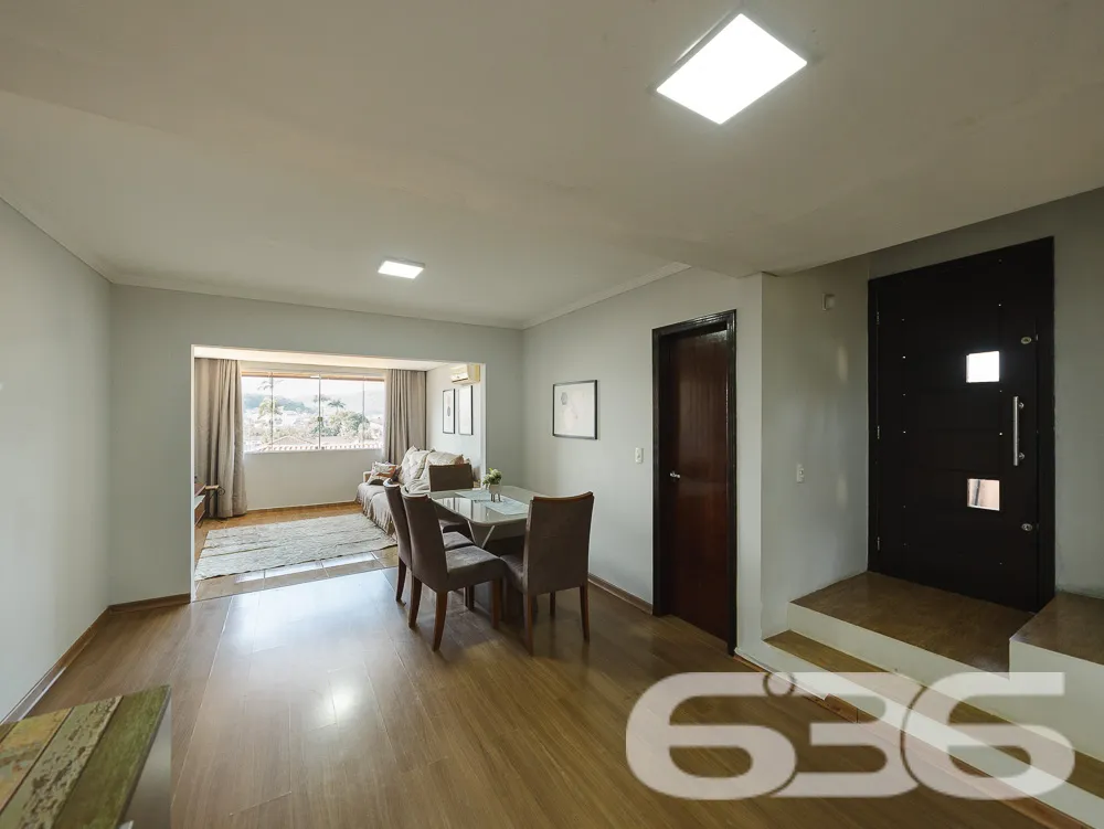 Sobrado Ă Venda em Joinville, SC â Bairro Santa Ca