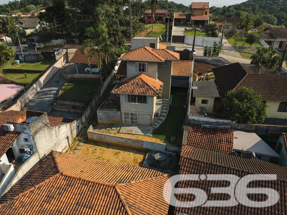 Sobrado Ă Venda em Joinville, SC â Bairro Santa Ca