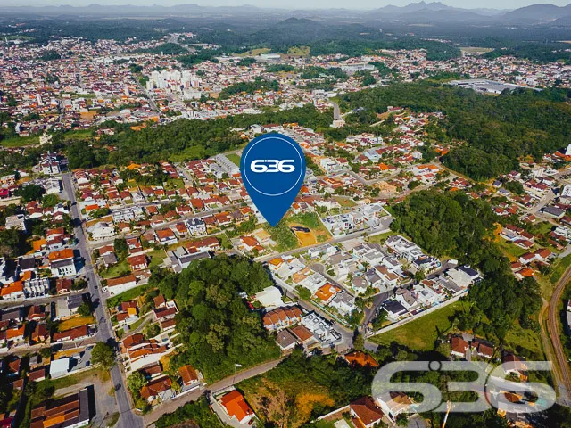 LOTE COM 830m² À VENDA, NO BAIRRO ANITA GARIBALDI,