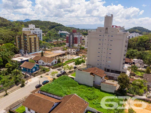INVISTA NESTA AMPLA OPORTUNIDADE NO BAIRRO GLÓRIA!