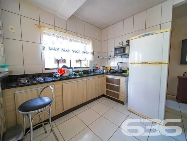CASA COM 2 QUARTOS, NO BAIRRO PARANAGUAMIRIM, EM J