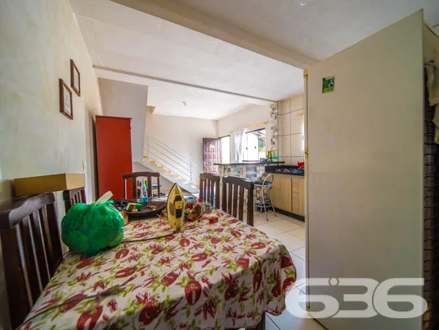 CASA COM 2 QUARTOS, NO BAIRRO PARANAGUAMIRIM, EM J