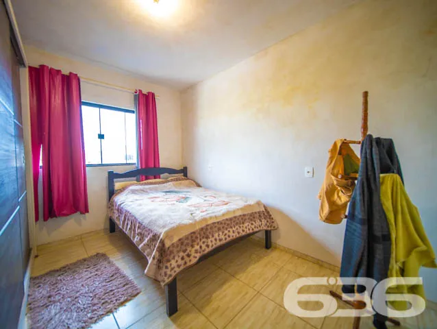 CASA COM 2 QUARTOS, NO BAIRRO PARANAGUAMIRIM, EM J