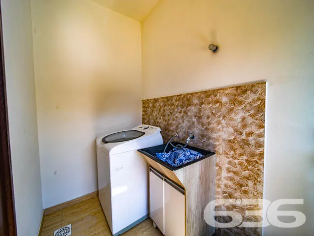 LINDĂSSIMA RESIDĂNCIA, DE ALTO PADRĂO, COM PISCINA