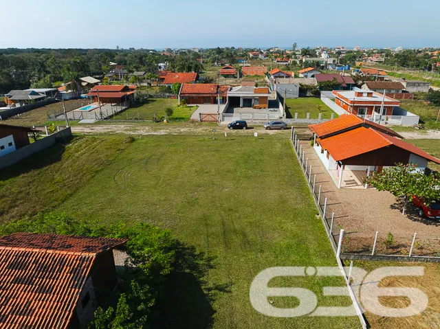 SEU PARAÍSO PARTICULAR À BEIRA-MAR: TERRENO AMPLO 