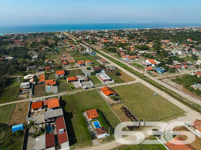 SEU PARAÍSO PARTICULAR À BEIRA-MAR: TERRENO AMPLO 