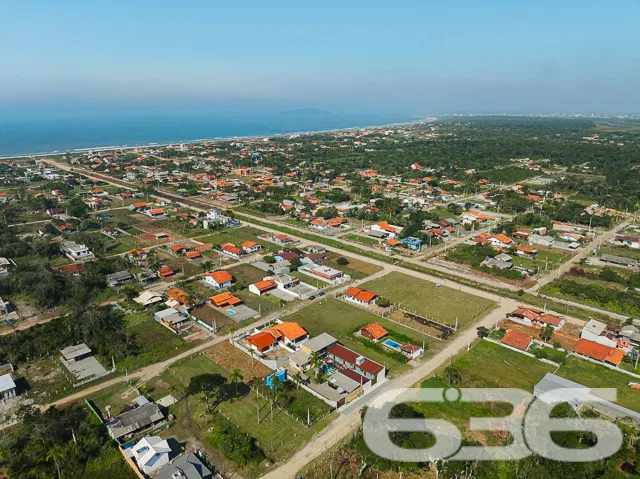 SEU PARAÍSO PARTICULAR À BEIRA-MAR: TERRENO AMPLO 