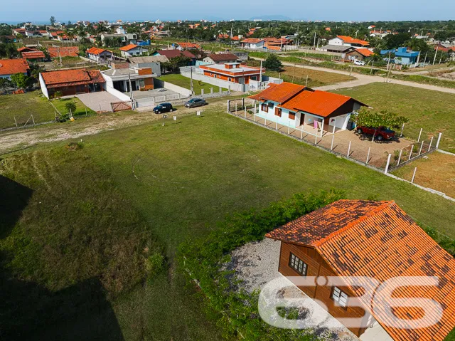 SEU PARAÍSO PARTICULAR À BEIRA-MAR: TERRENO AMPLO 