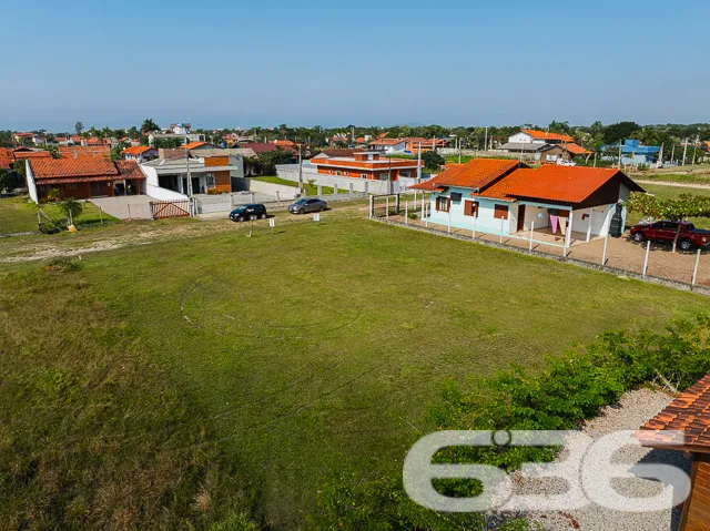 SEU PARAÍSO PARTICULAR À BEIRA-MAR: TERRENO AMPLO 