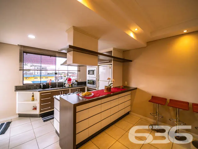 SOBRADO COMERCIAL E RESIDENCIAL COM 8 QUARTOSNO BA