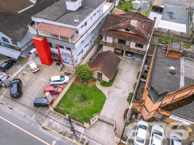 SOBRADO COMERCIAL E RESIDENCIAL COM 8 QUARTOSNO BA