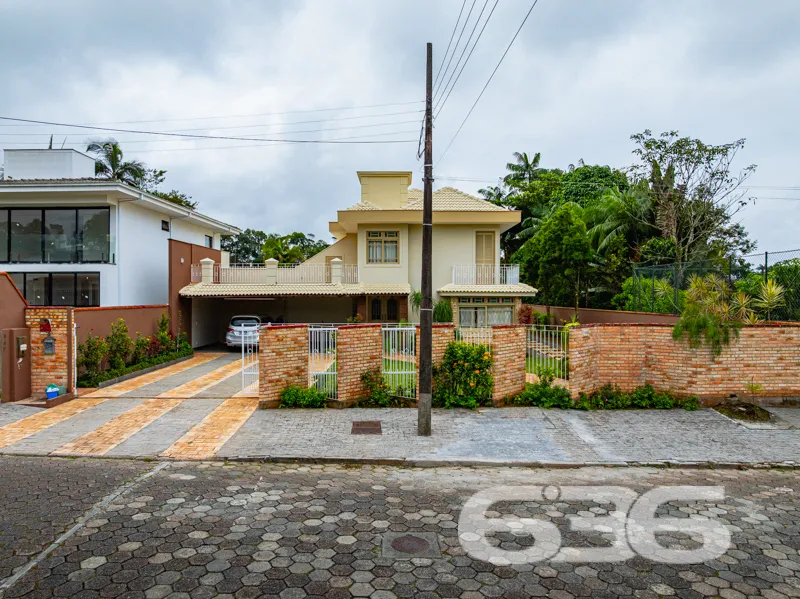Seu novo lar no Glória, Joinville/SC, aguarda por 