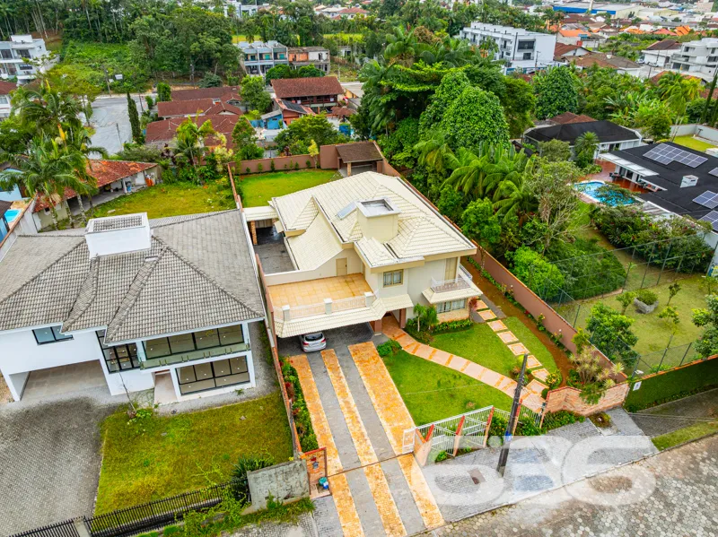 Seu novo lar no Glória, Joinville/SC, aguarda por 
