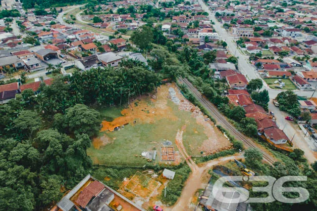 OPORTUNIDADE DE TERRENO À VENDA, NO BAIRRO PARQUE